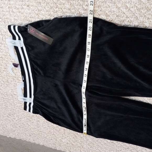 No Boundaries Embellished Jogger athleisure Pants black  high-rise black cozy - Picture 10 of 13